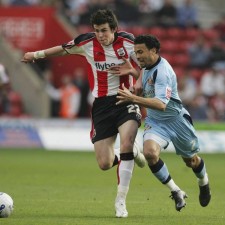 爱游戏-东欧传奇成功闯关，创造欧冠记录()